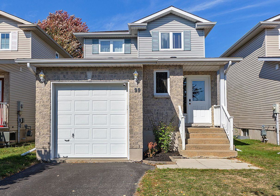 99-mckeown-crescent-loyalist-ontario-x13088698