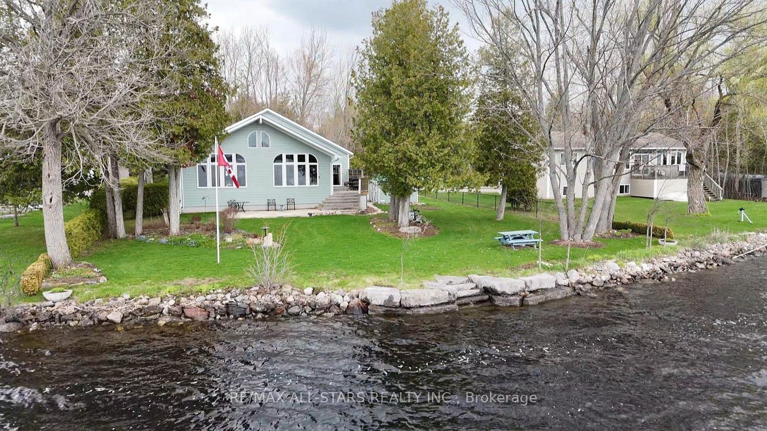 58-fire-route-98-trent-lakes-ontario-x13089120