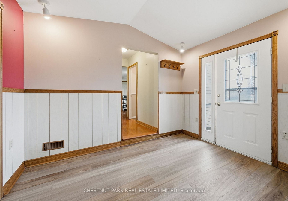 34-royal-road-prince-edward-county-ontario-x13089482