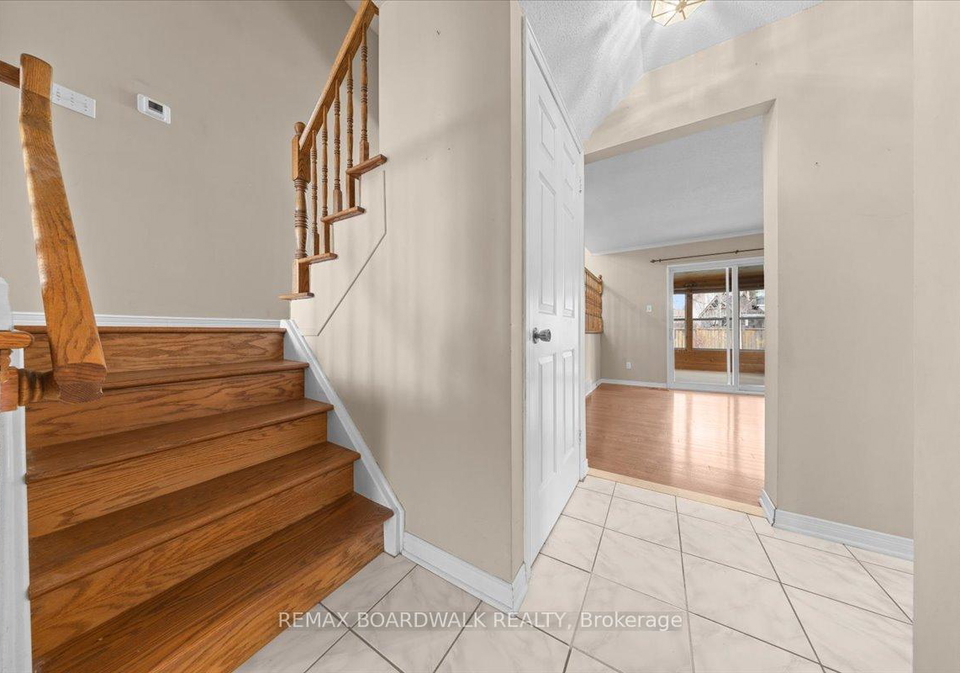 1195-st-jerome-crescent-ottawa-ontario-x13090030