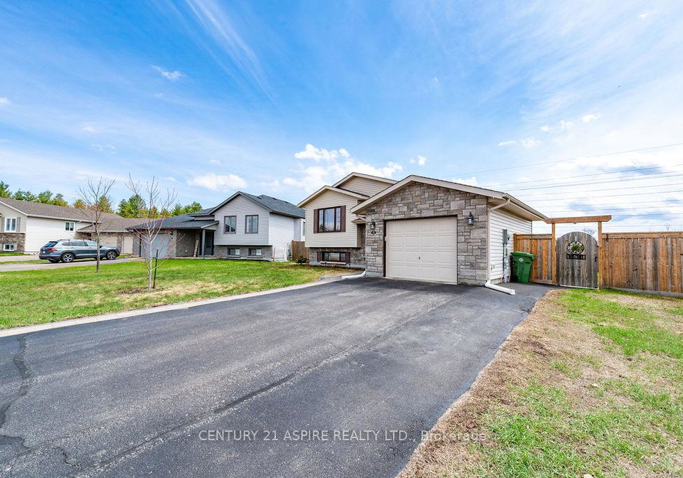 17-newport-drive-petawawa-ontario-x13090376