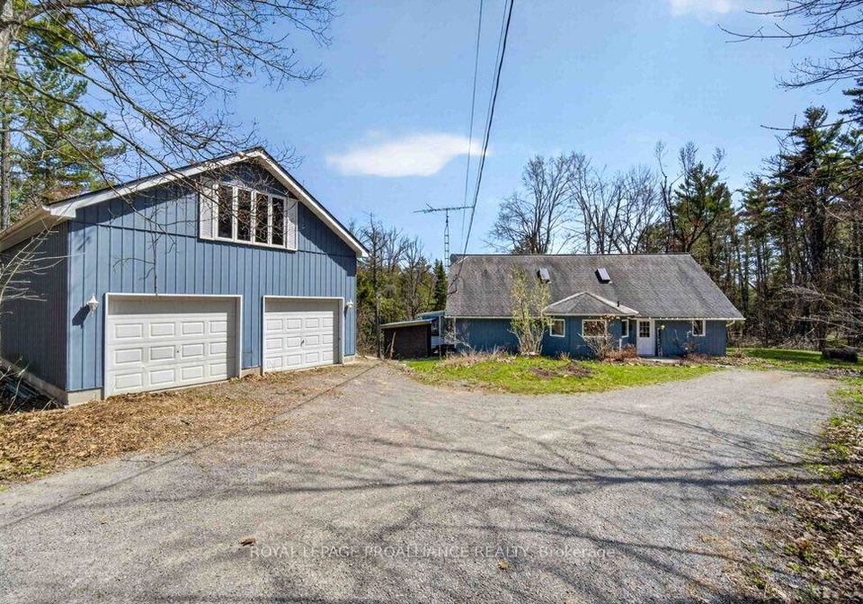 2406-northeys-bay-road-north-kawartha-ontario-x13090502