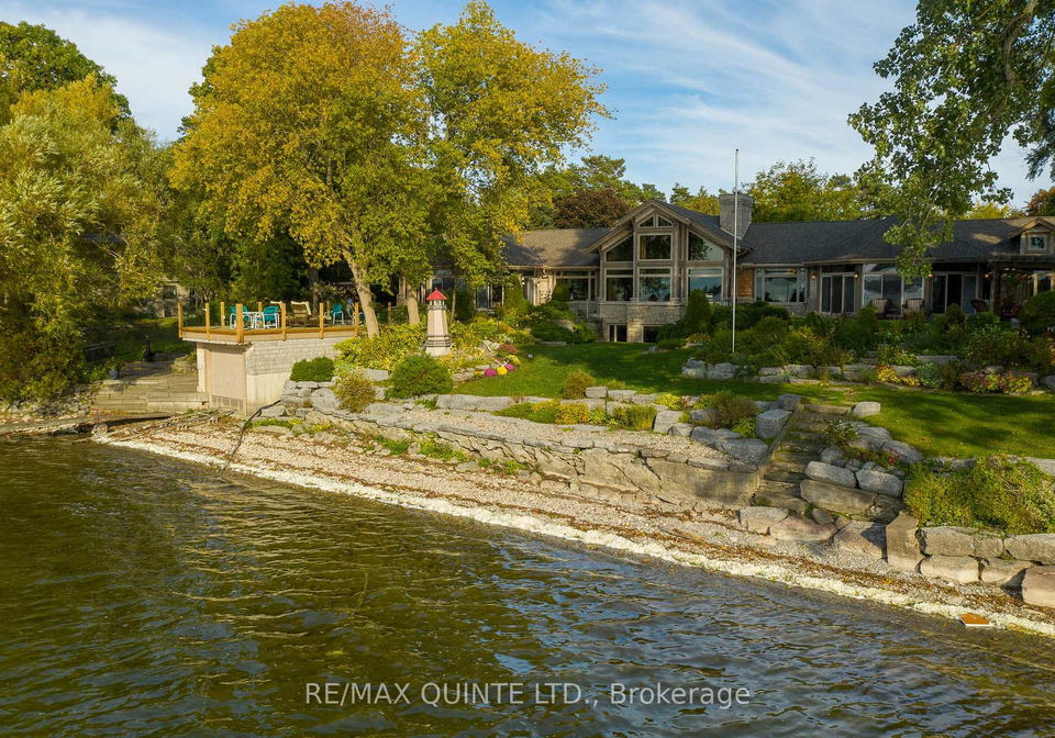18-loop-lane-prince-edward-county-ontario-x13090730
