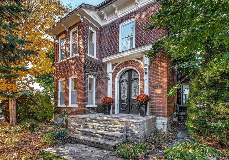 25-picton-main-street-prince-edward-county-ontario-x13091054