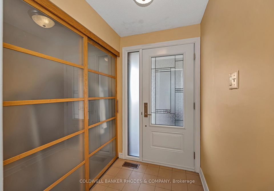 2047-woodglen-crescent-ottawa-ontario-x13091184