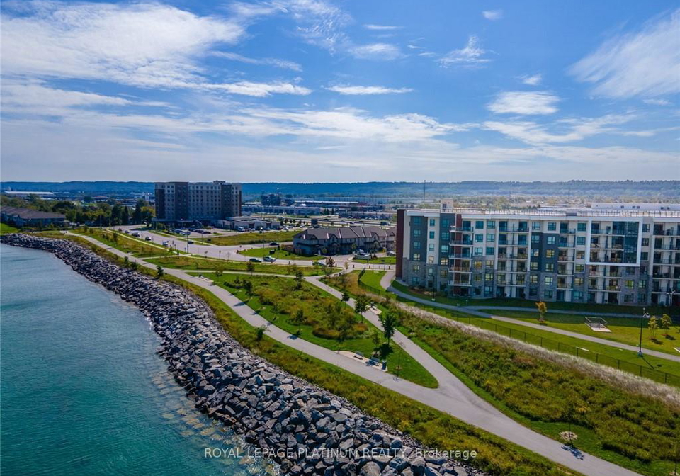 125-shoreview-place-hamilton-ontario-x13091350