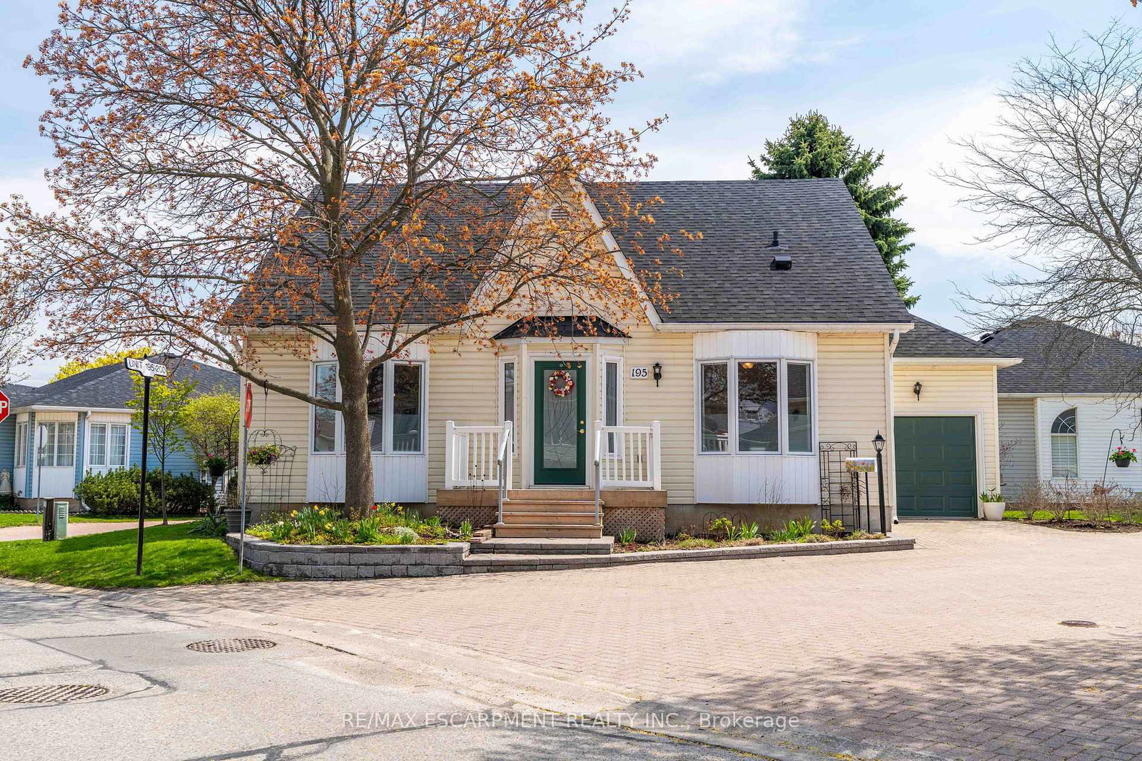 195-silverbirch-boulevard-hamilton-ontario-x13091384