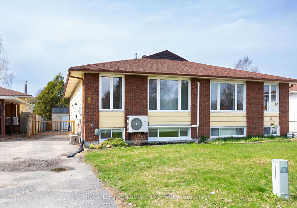 7-harris-drive-north-bay-ontario-x13091636