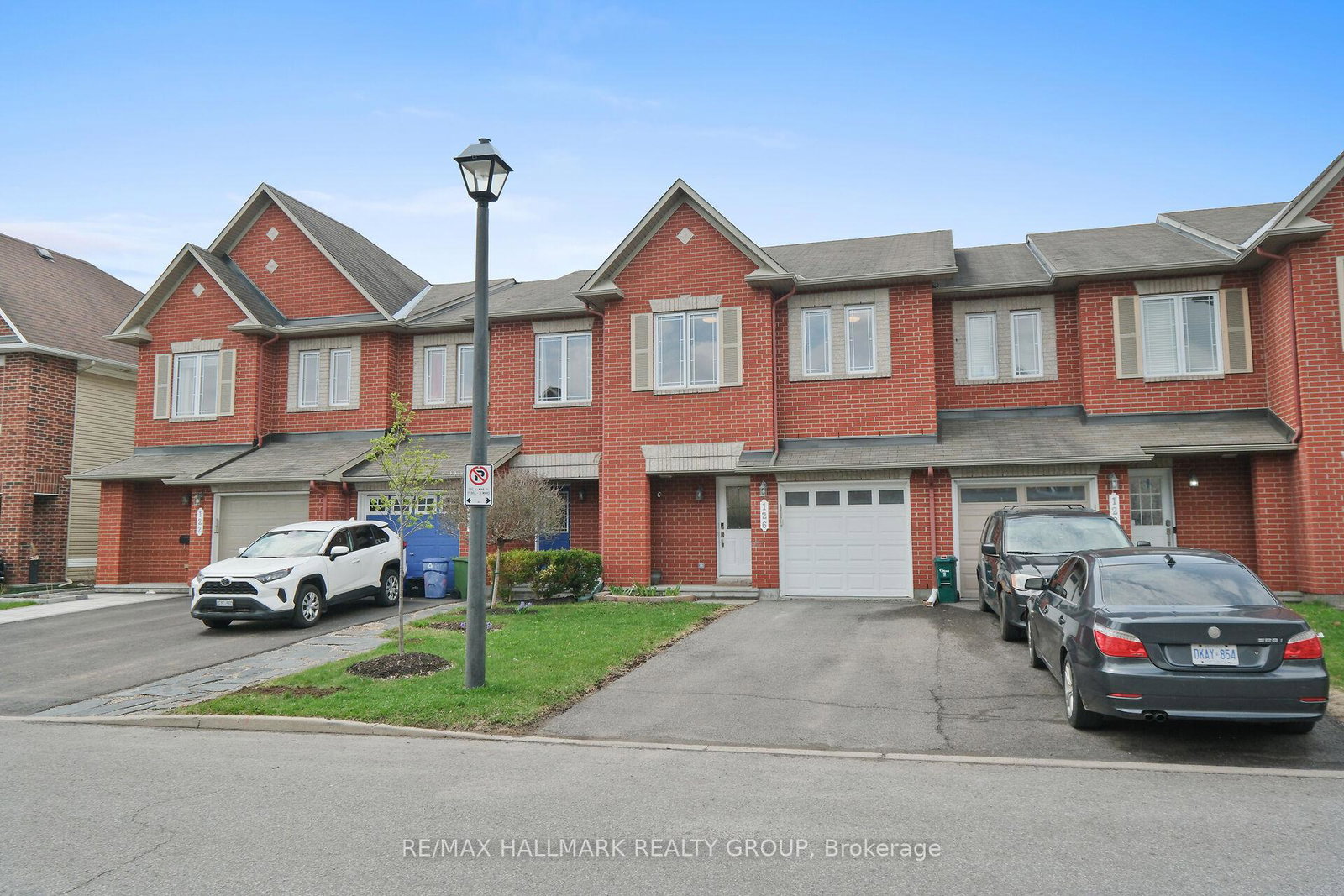 126-silvermoon-crescent-ottawa-ontario-x13091680