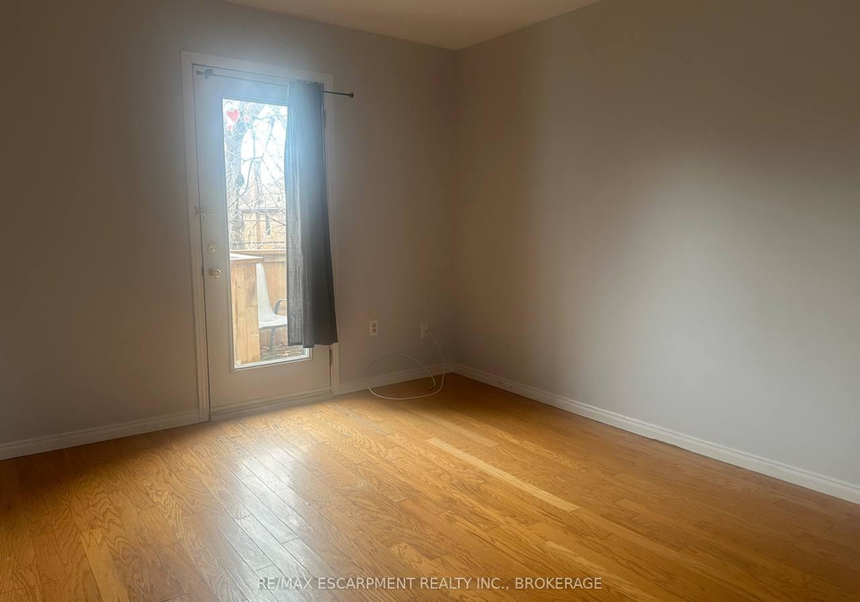 64-gage-avenue-s-hamilton-ontario-x13091706