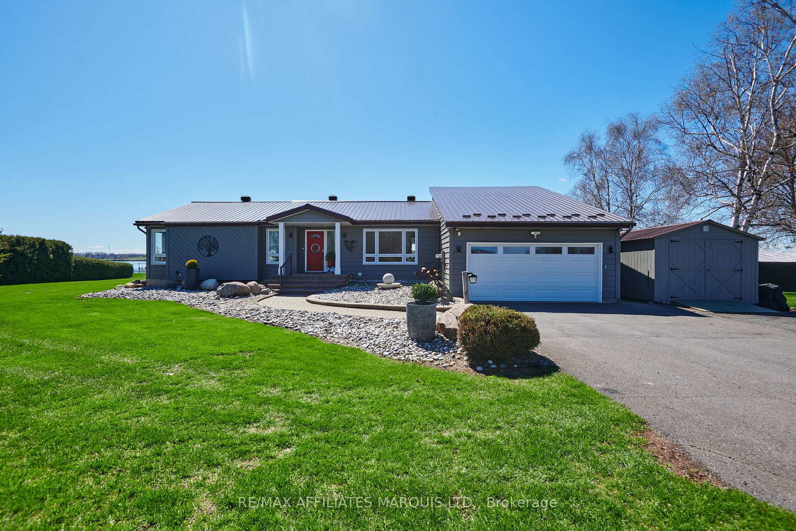 11728-lakeshore-drive-south-dundas-ontario-x13091966