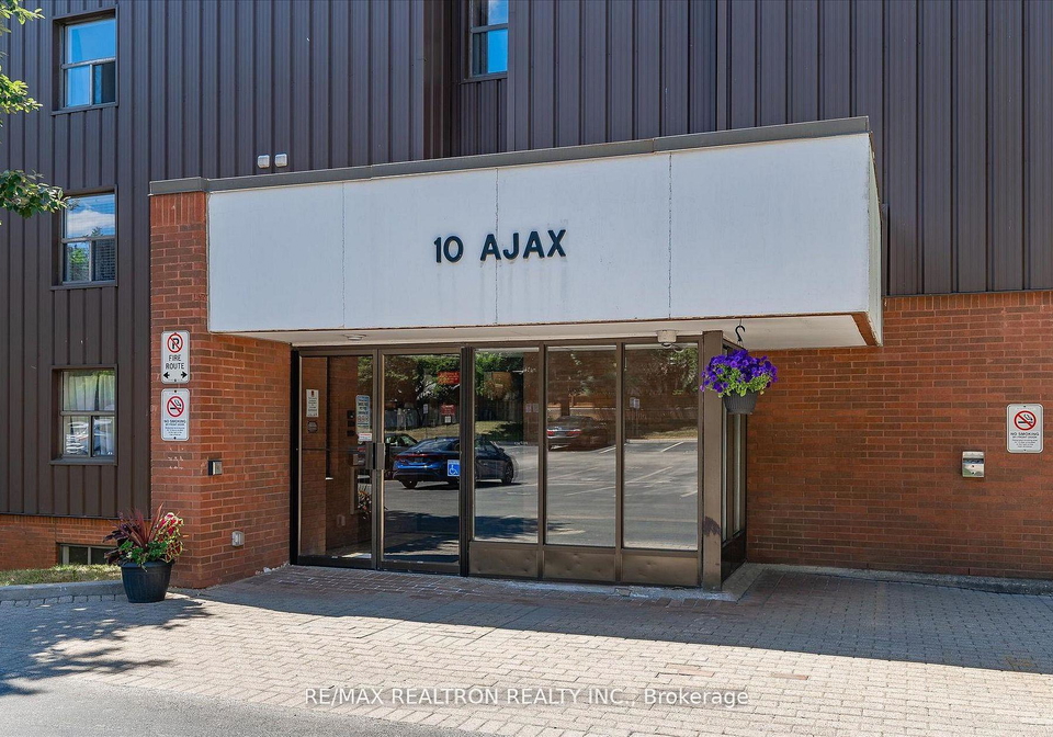 10-ajax-street-guelph-ontario-x13091970