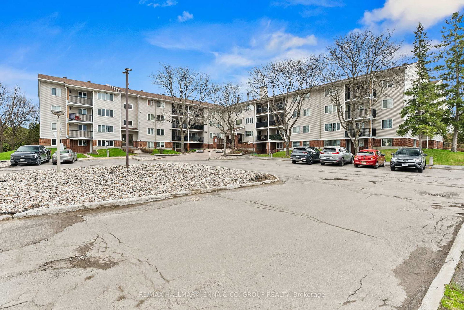 6532-bilberry-drive-ottawa-ontario-x13092028