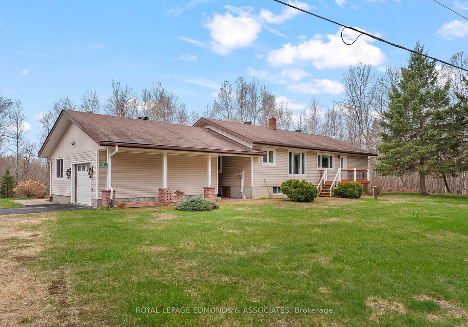 1523-barron-canyon-road-petawawa-ontario-x13092092