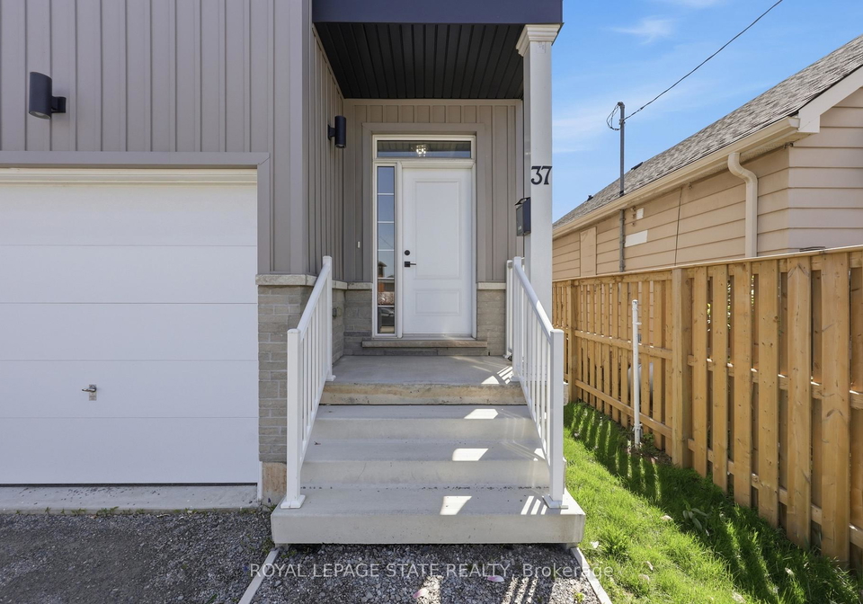 37-delena-avenue-s-hamilton-ontario-x13092142
