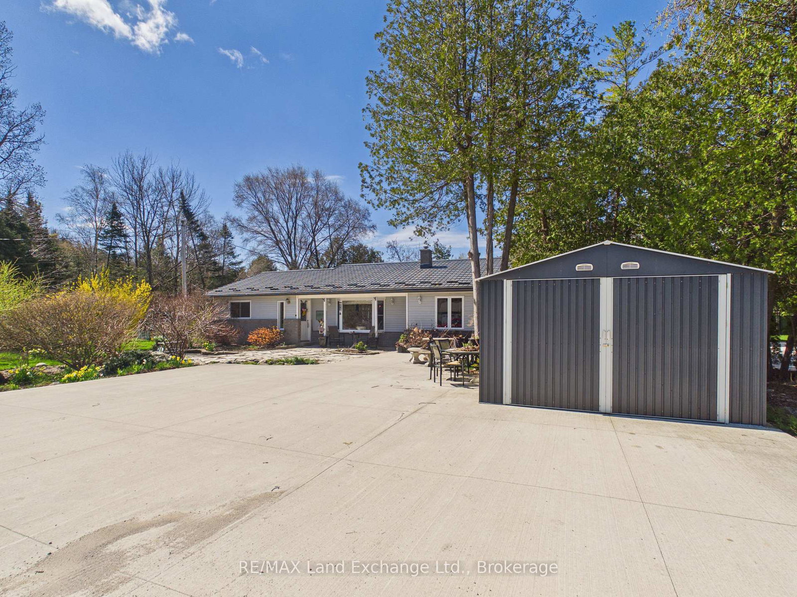 15-north-cedar-lane-kincardine-ontario-x13092178