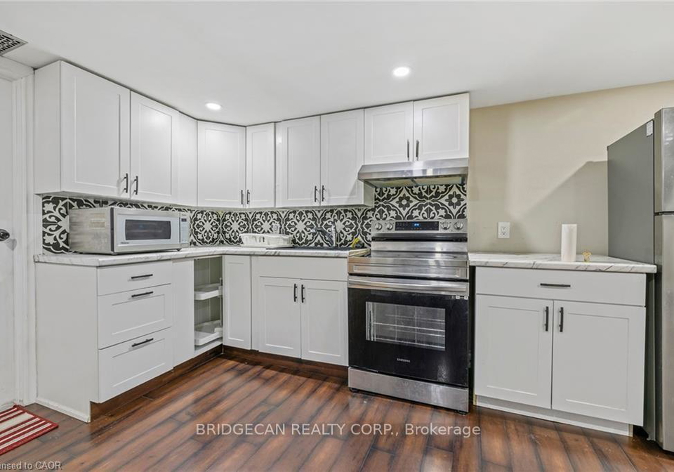 38-lake-avenue-n-hamilton-ontario-x13092756