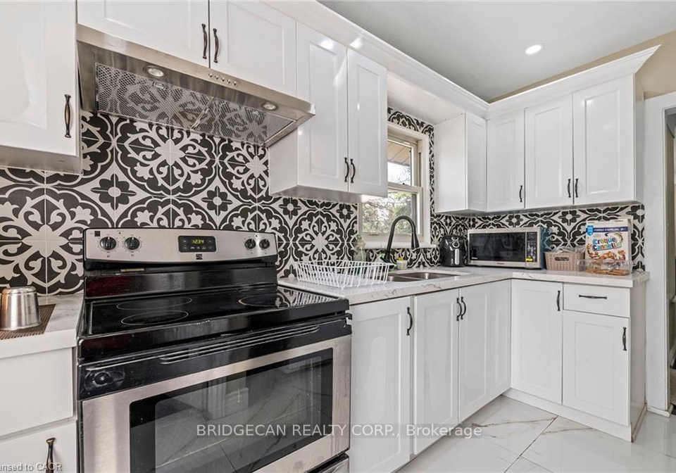 38-lake-avenue-n-hamilton-ontario-x13092756