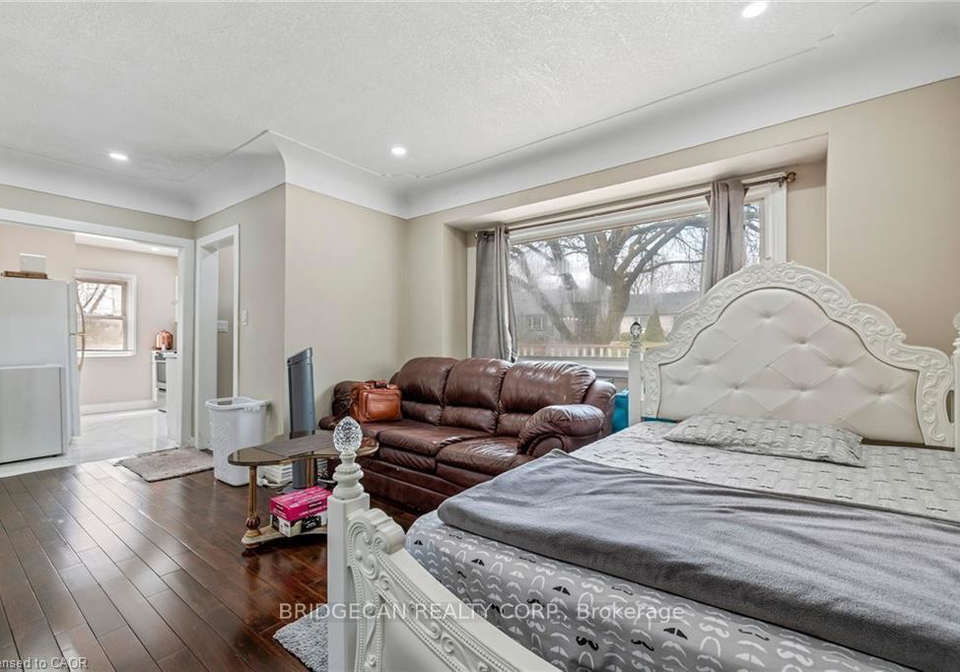 38-lake-avenue-n-hamilton-ontario-x13092756