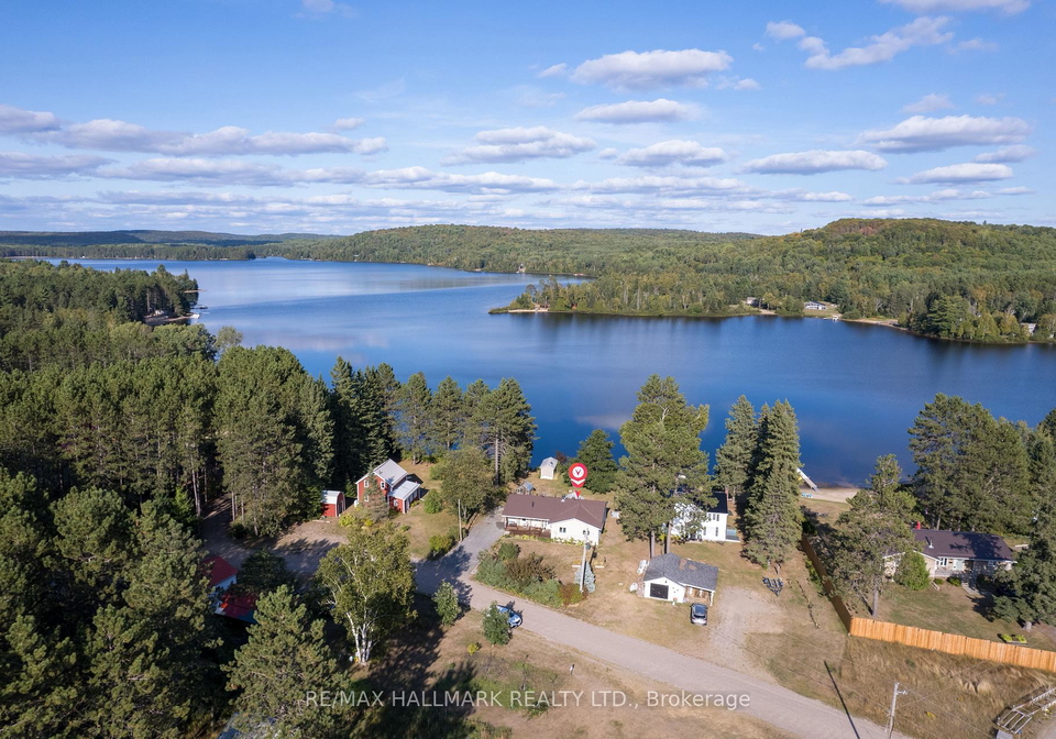 35b-card-road-hastings-highlands-ontario-x13093132