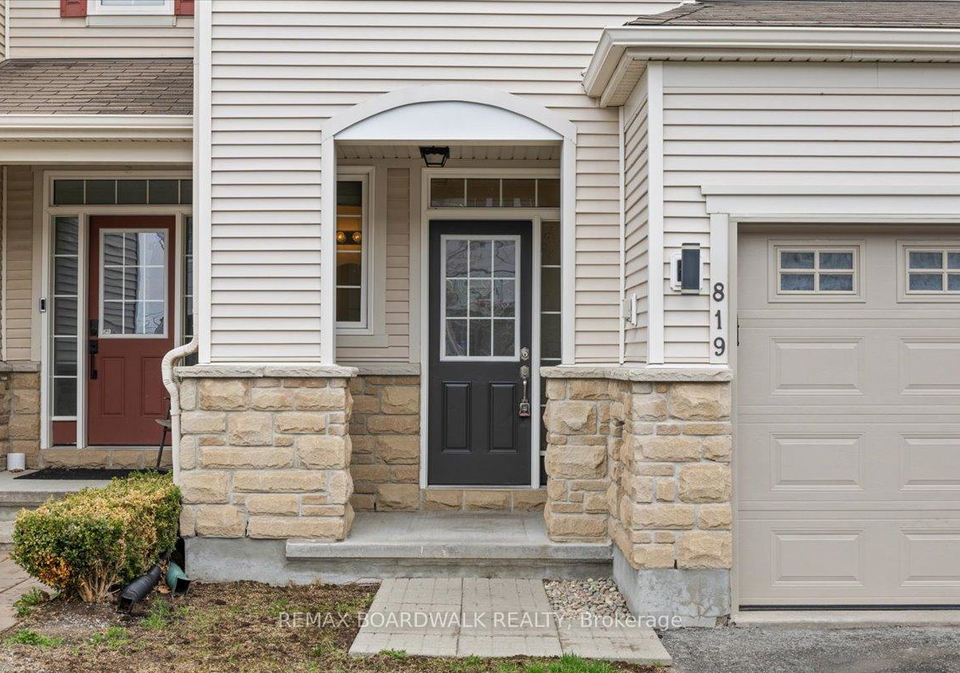 819-kennacraig-private-ottawa-ontario-x13093302