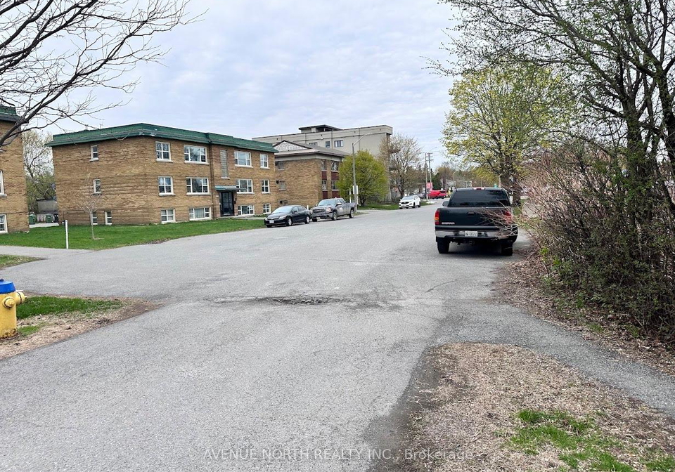 1170-dover-crescent-ottawa-ontario-x13093616