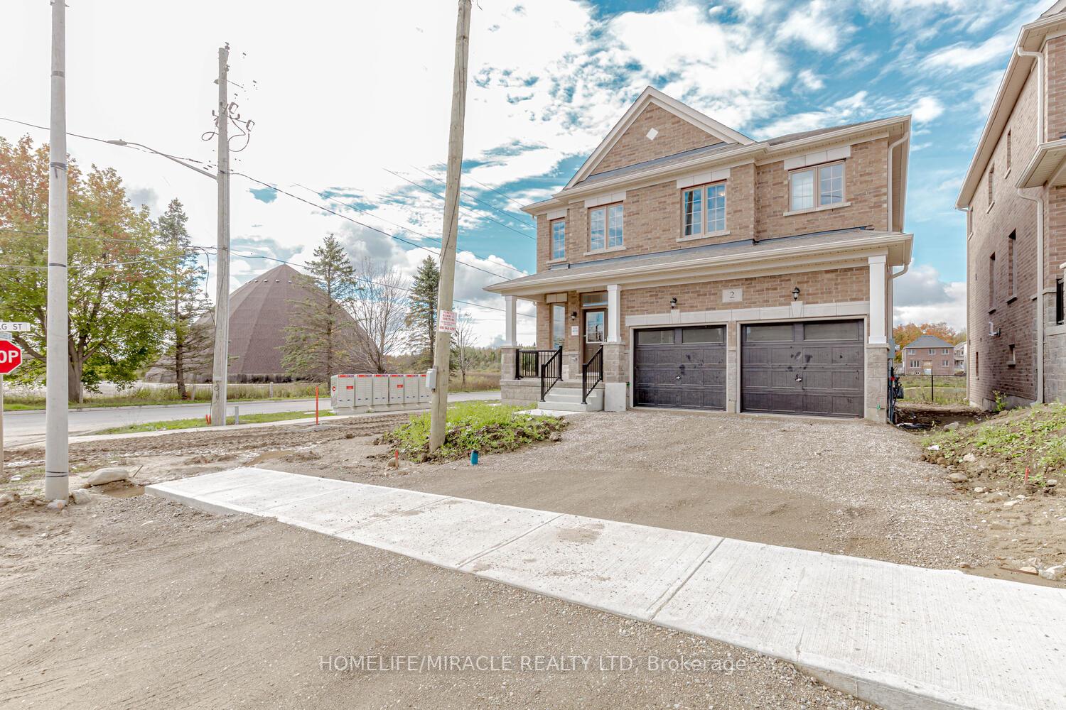 2-doc-logheed-avenue-southgate-ontario-x13093728