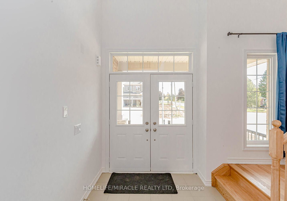 2-doc-logheed-avenue-southgate-ontario-x13093728