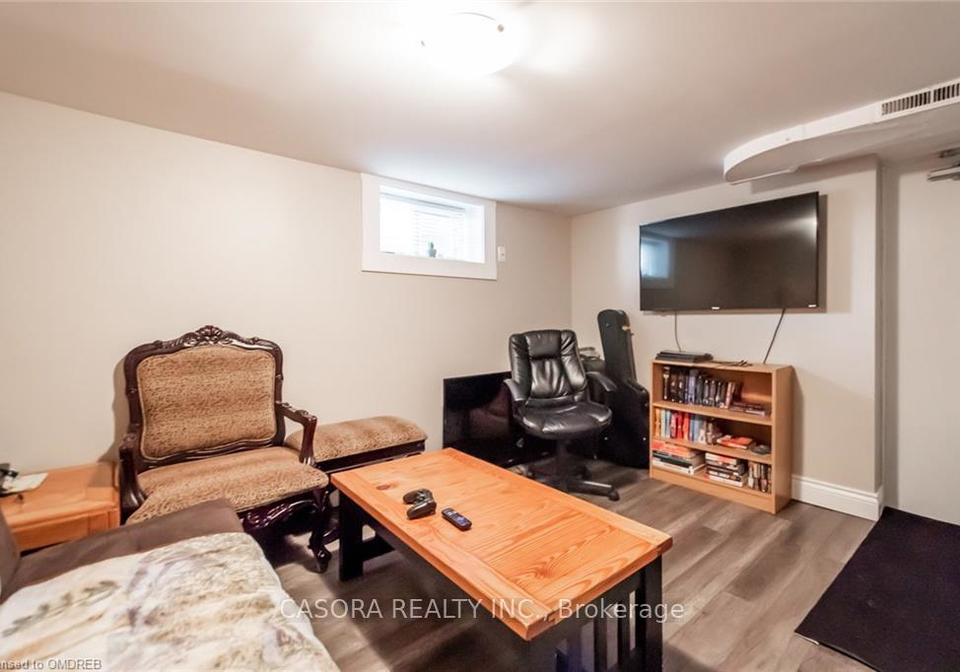15-delaware-street-st-catharines-ontario-x13093926