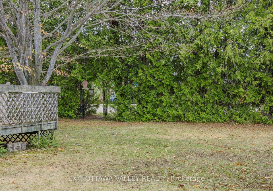 117-bay-street-madawaska-valley-ontario-x13094552