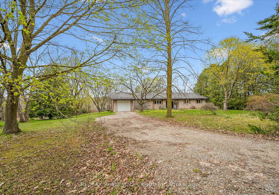 8420-eramosa-garafraxa-townline-centre-wellington-ontario-x13094578