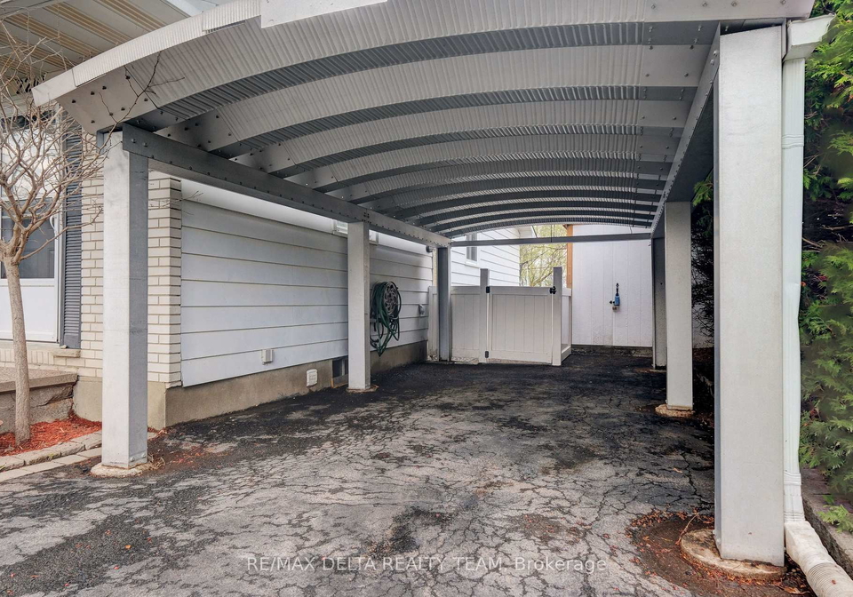 2210-bickerton-avenue-ottawa-ontario-x13095178