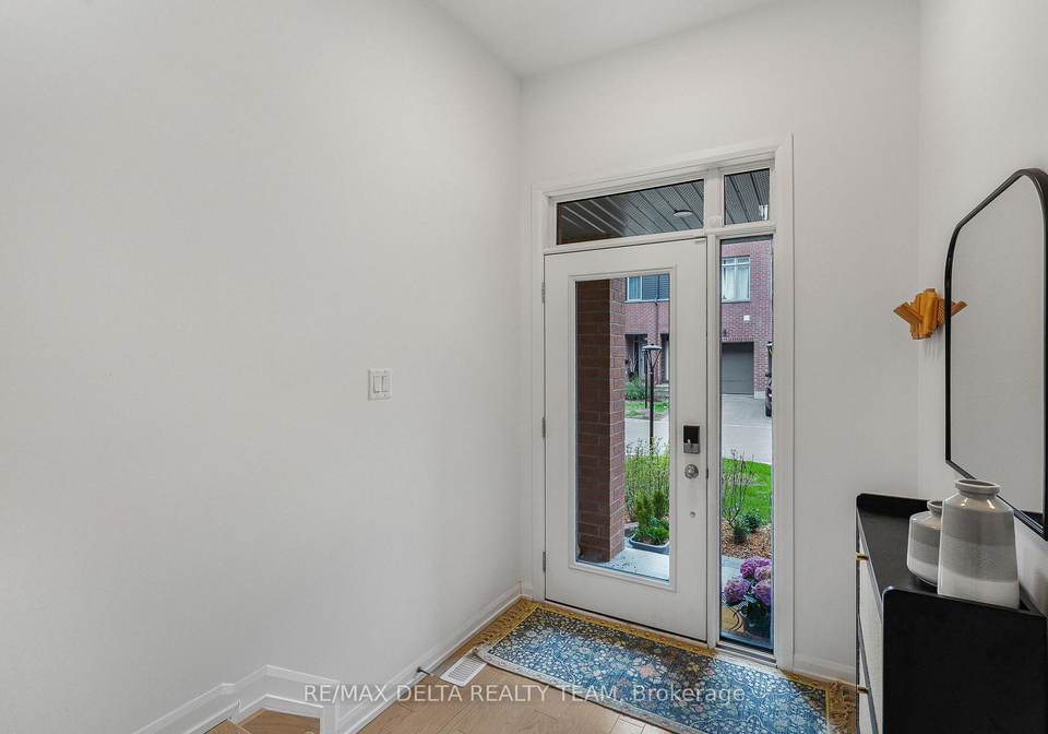 576-halo-private-ottawa-ontario-x13095776