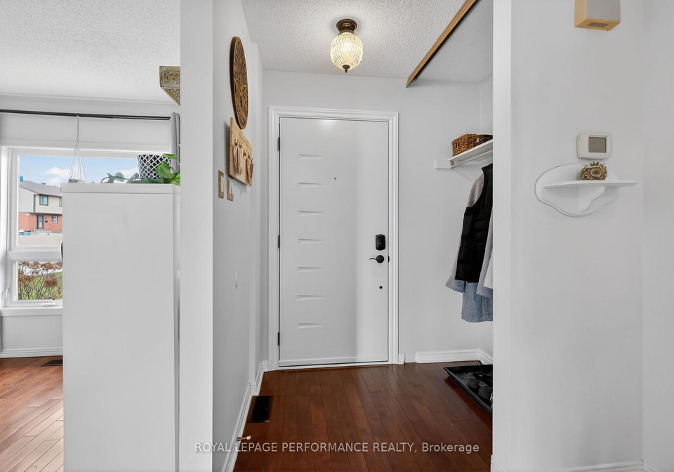 2-canbury-crescent-ottawa-ontario-x13096052