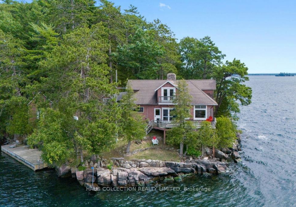 1-little-grenadier-island-leeds-and-the-thousand-islands-ontario-x13096110