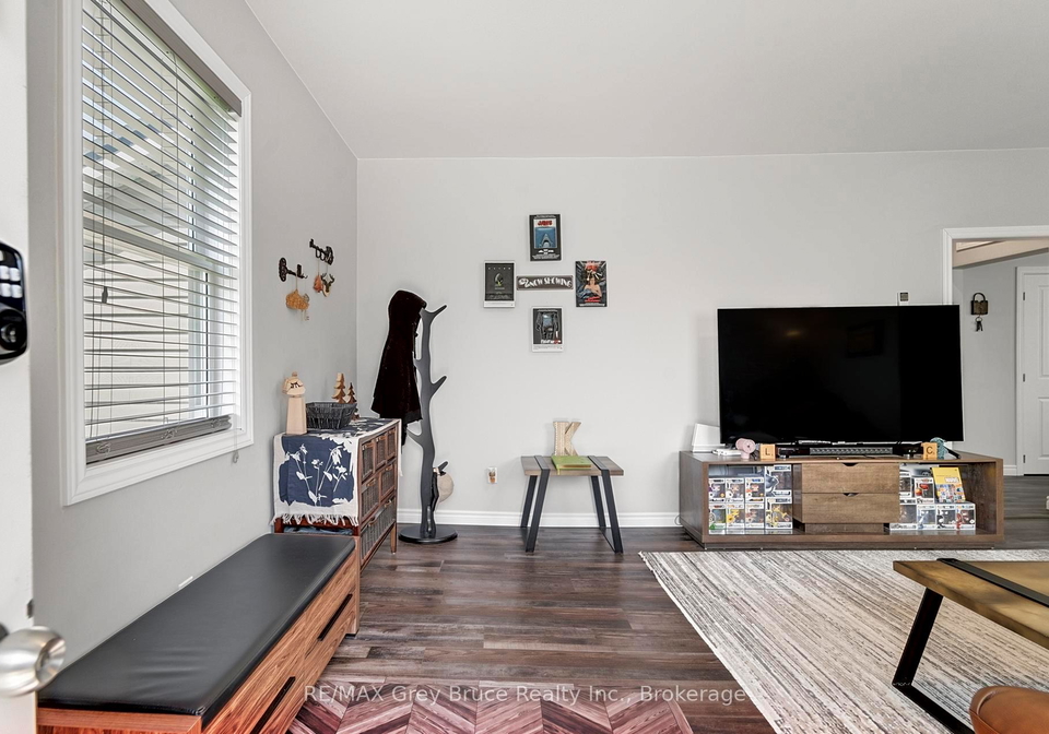707-queen-street-west-grey-ontario-x13096668