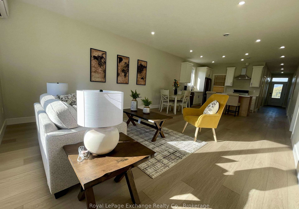 8-w-mercedes-crescent-n-kincardine-ontario-x13096710