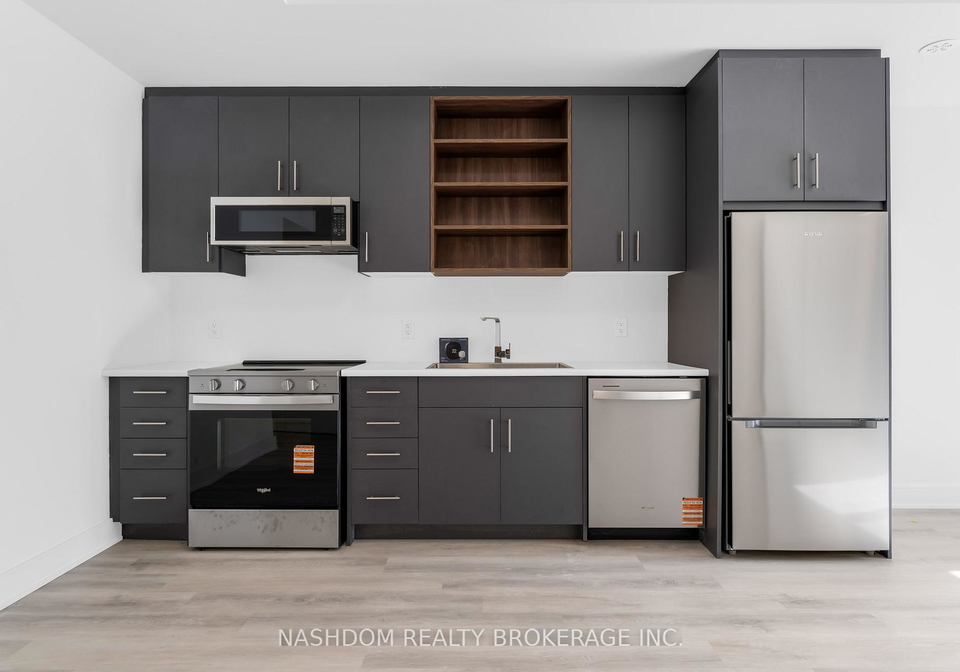 100-everett-common-st-catharines-ontario-x13096736