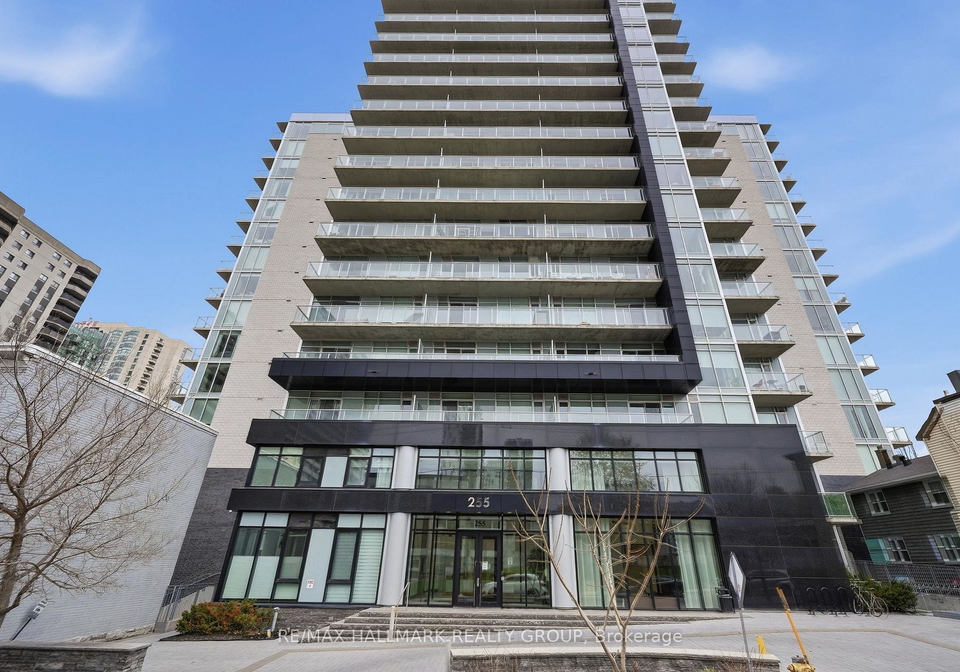 255-bay-street-ottawa-ontario-x13096836