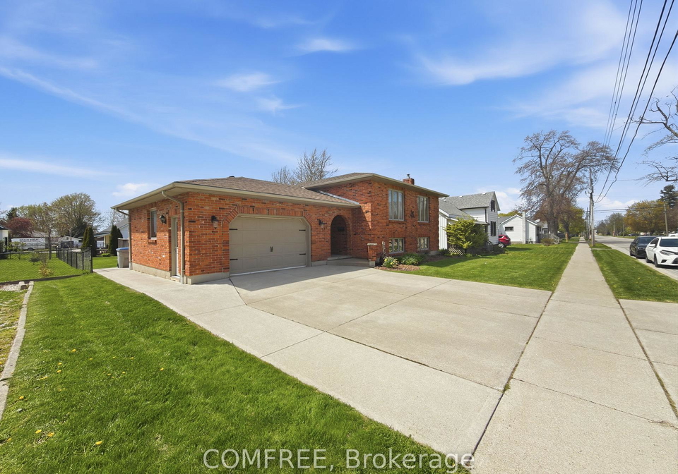 36-union-street-lambton-shores-ontario-x13097028