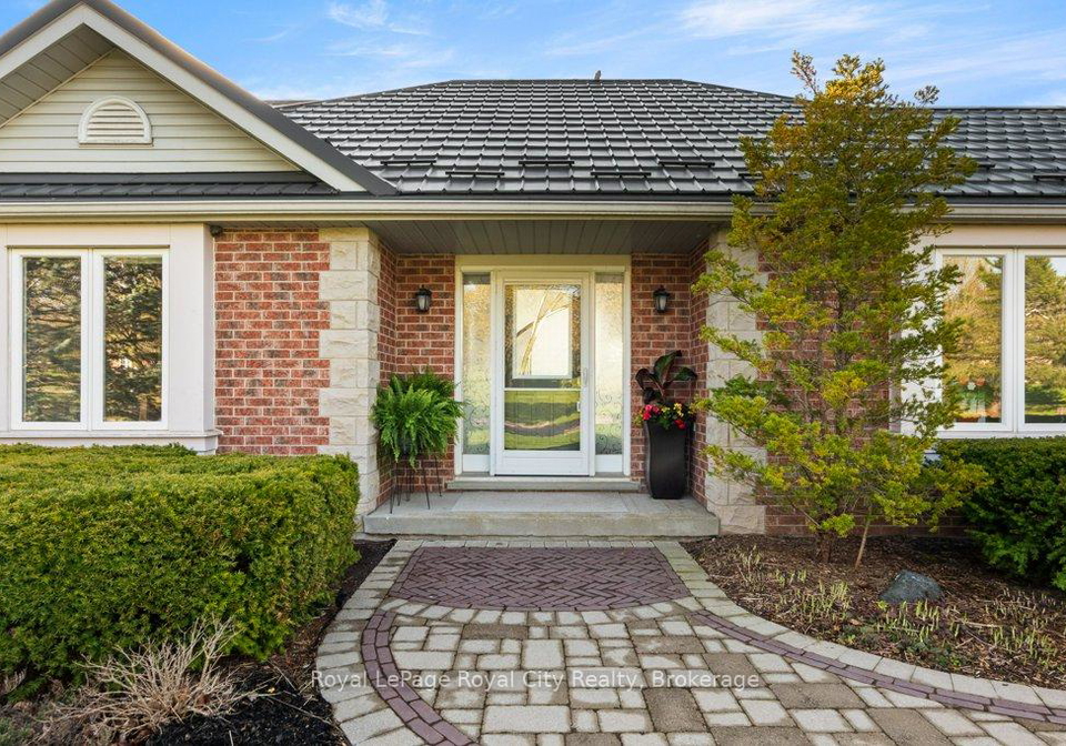 15-manresa-court-guelpheramosa-ontario-x13097202