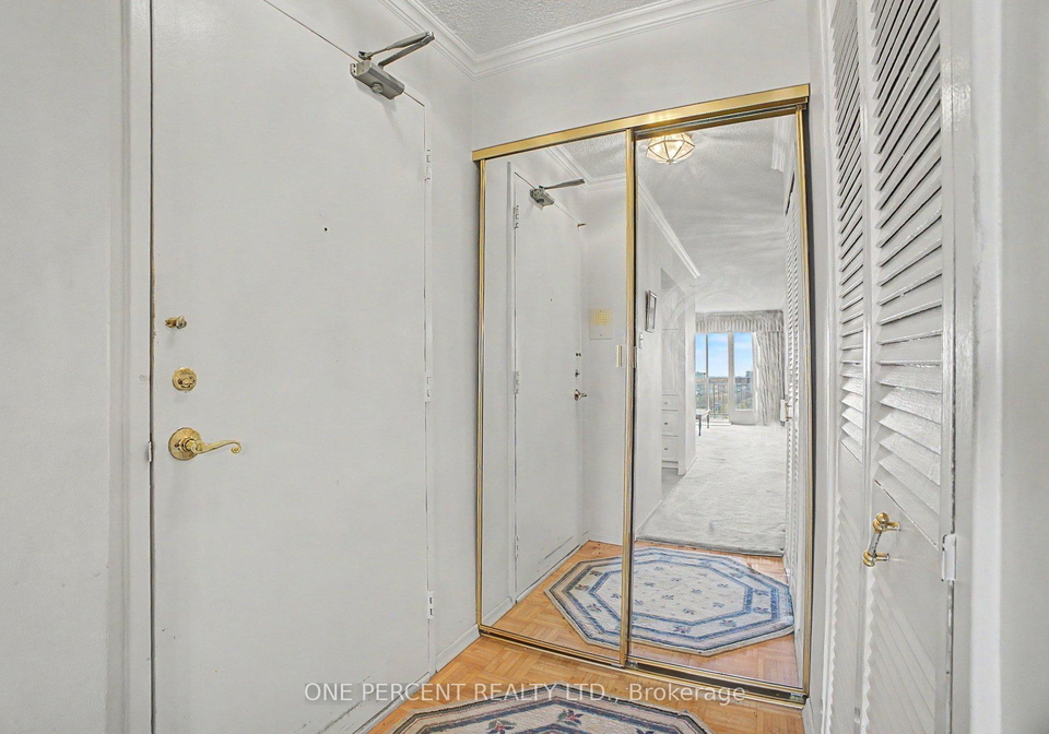 158b-mcarthur-avenue-ottawa-ontario-x13097382