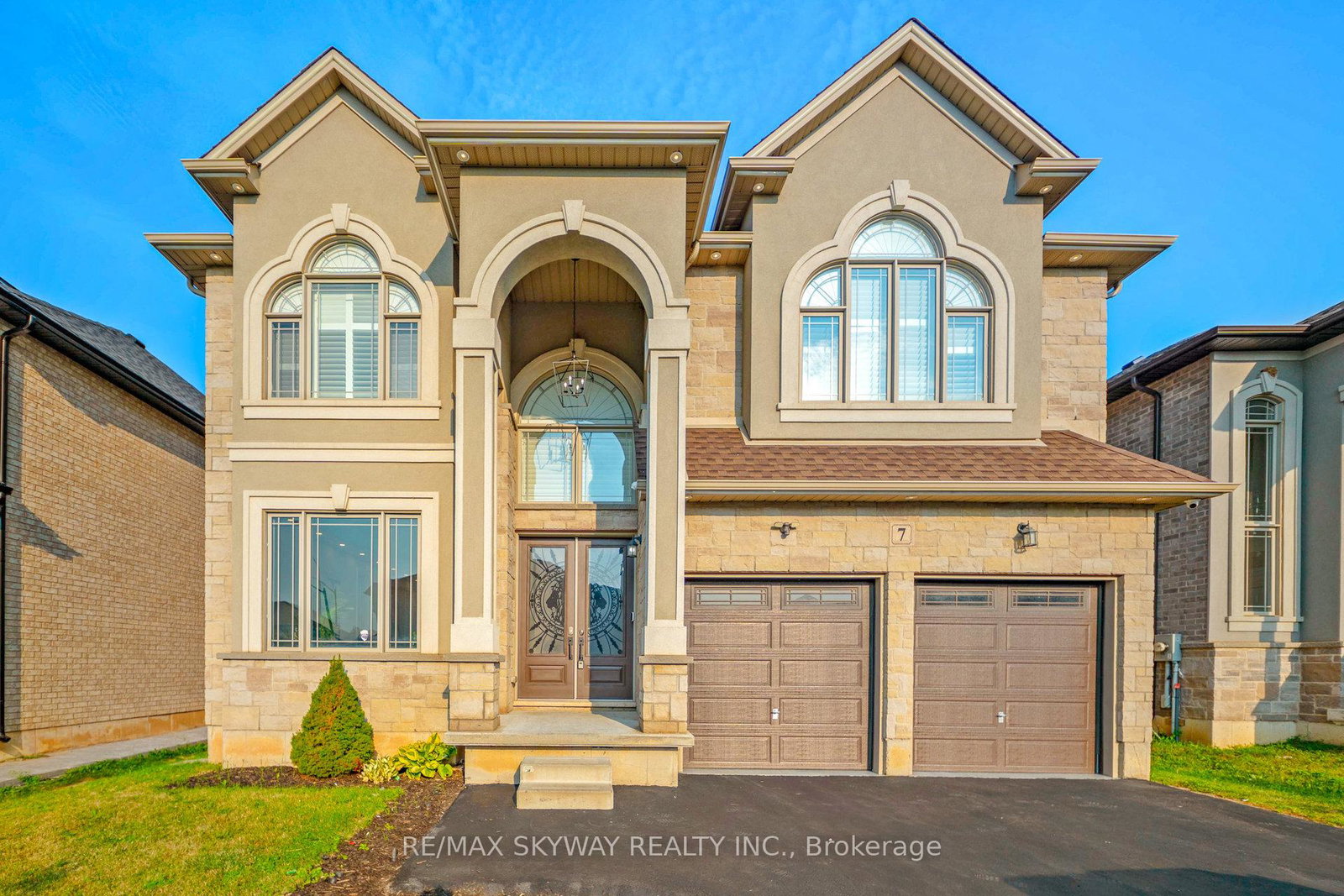 7-riesling-court-hamilton-ontario-x13097410