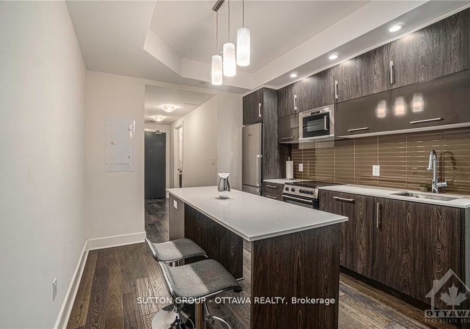 255-bay-street-ottawa-ontario-x13097630