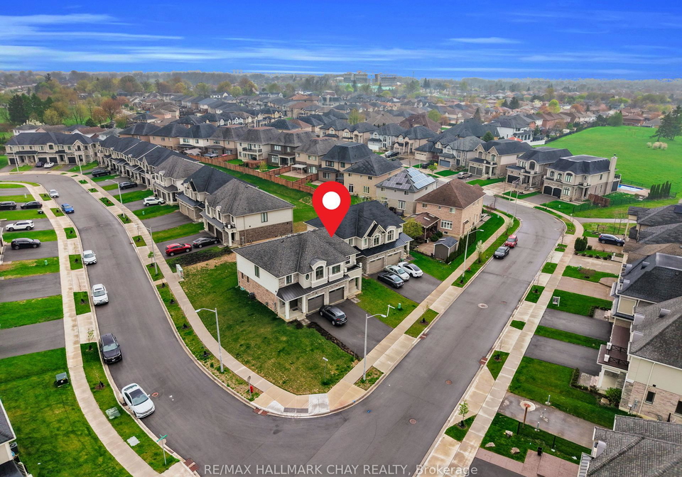 92-aquasanta-crescent-hamilton-ontario-x13097642