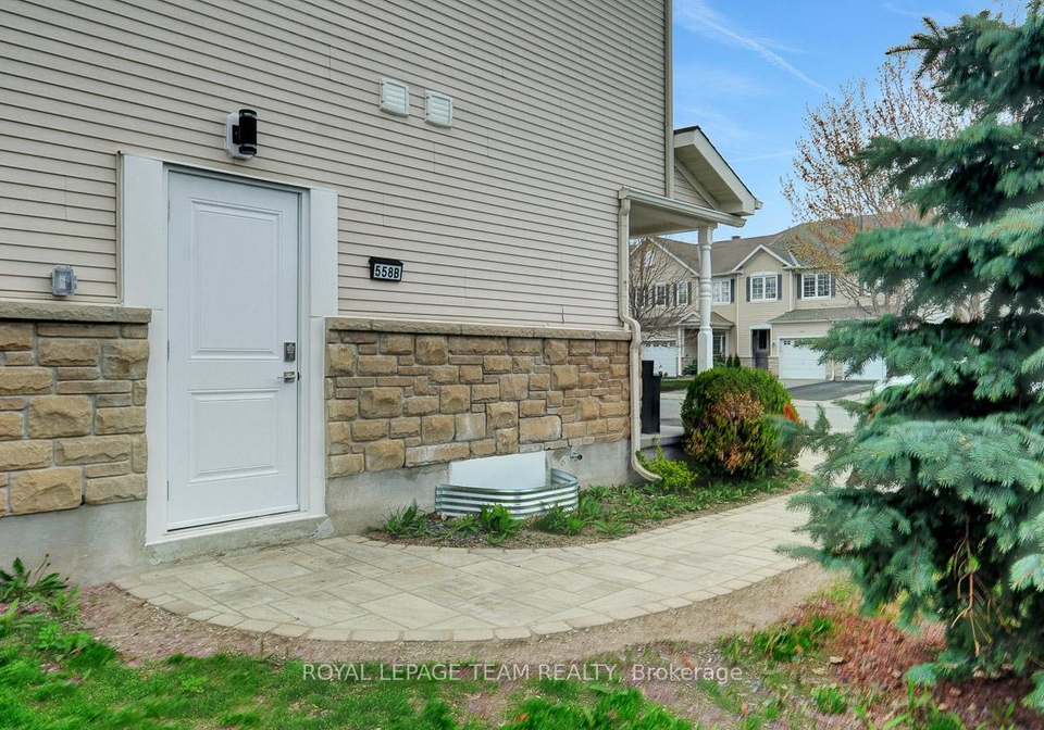 558-ashbourne-crescent-ottawa-ontario-x13097724