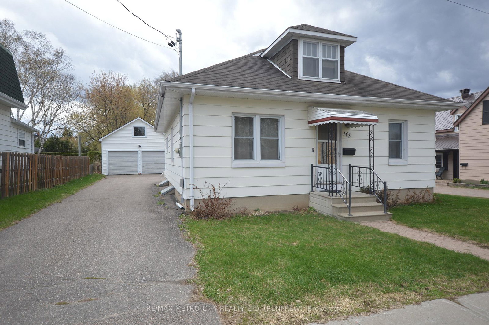 143-munroe-avenue-w-renfrew-ontario-x13097972