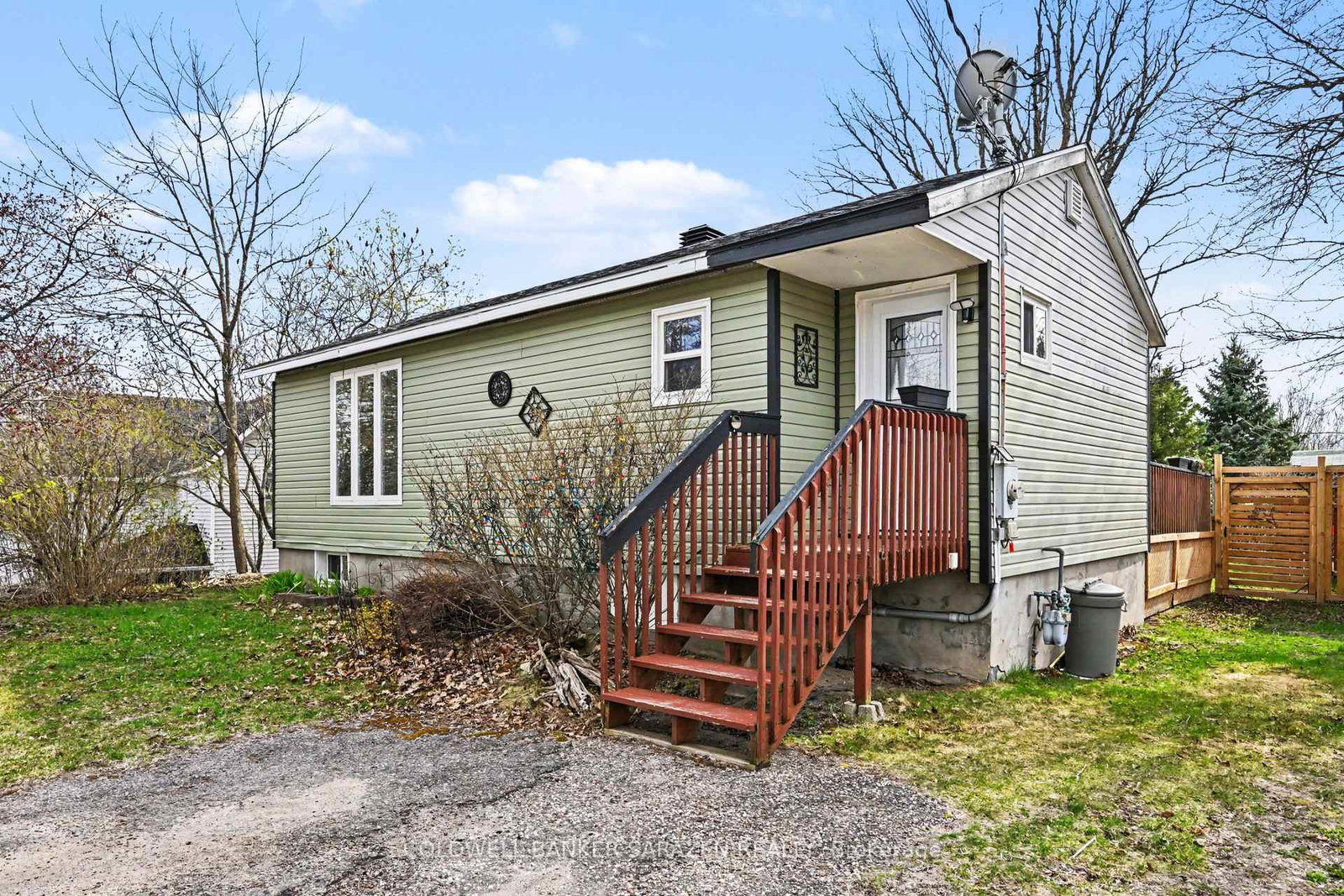 32-phillips-street-mcnabbraeside-ontario-x13098066