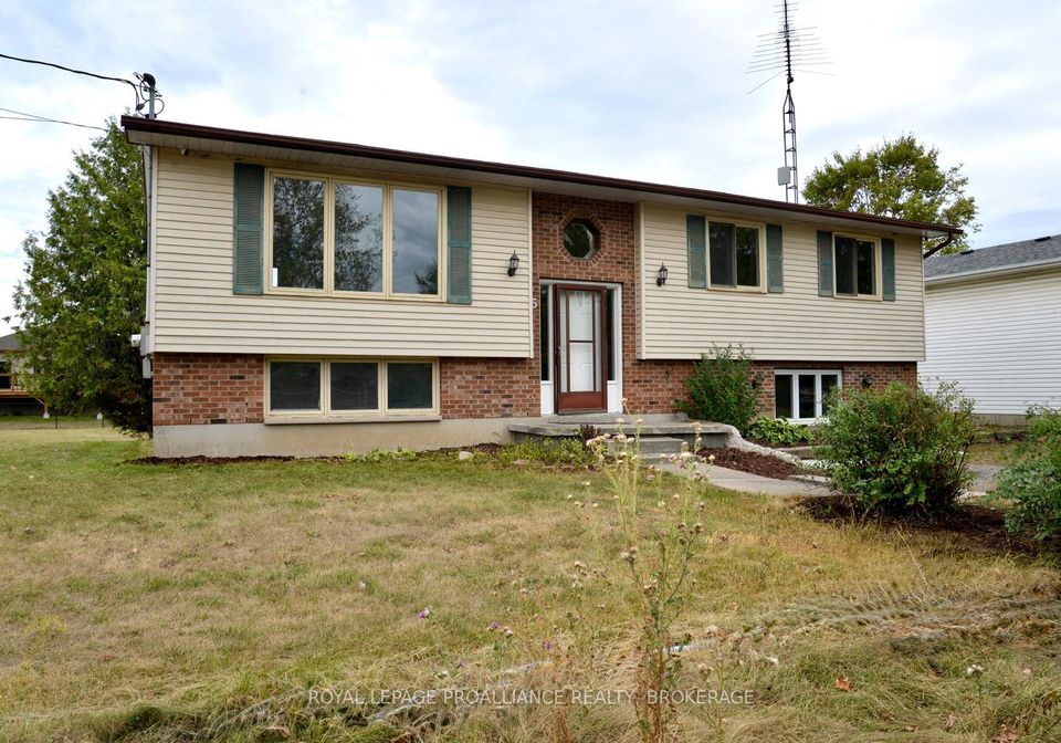 5-south-street-loyalist-ontario-x13098170