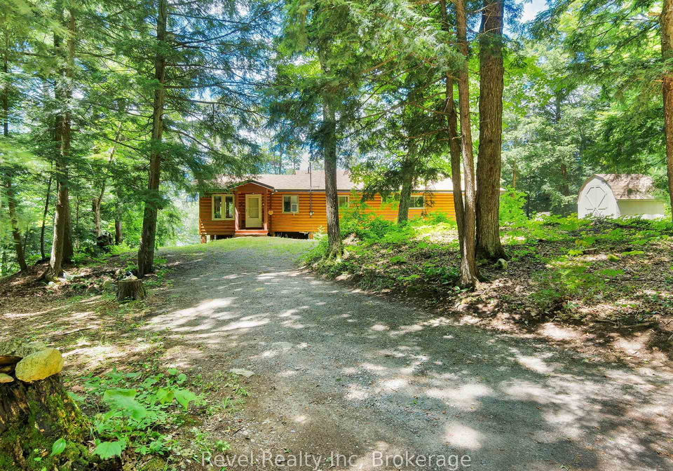 1022-bird-lake-crescent-bracebridge-ontario-x13098628